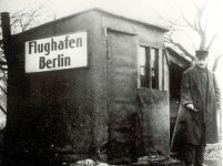 1923_Flughafen_Tempelhof.jpg