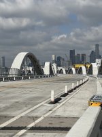 6th St Viaduct seitlich.JPG