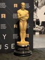 Oscar statuette.JPG