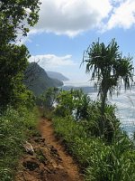 220px-Kalalau_Trail_2004-08-22.JPG