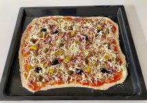 Pizza_Tonno_03.jpg