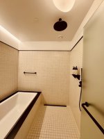 Harbor Suite Badewanne : Dusche.jpeg