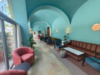 Lobby_03.jpg