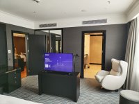 Suite 04.jpg