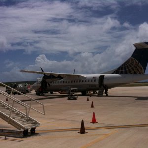 Typisches Flugzeug für die Verbindung Guam - Rota - Saipan