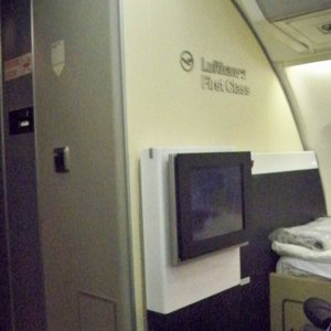 LH neue First 007