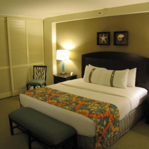 Holiday Inn Waikiki Beachcomber