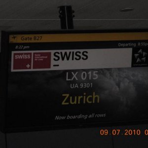 Los geht es - leider kÃ¶nnte ich die LX F Lounge in JFK T4 nicht nutzen. "Schuld" waren lang andauerende Termine und ein Check-In, der indiskutabel la