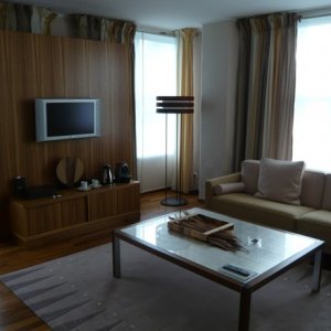 Das Wohnzimmer. Der Fernseher war etwas zu klein.