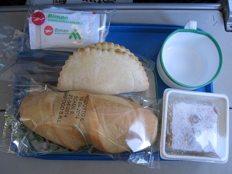 18. Als Snack zwischen Rom und Frankfurt gab es ein frisches Sandwich mit italienischem Schinken und Rucola
