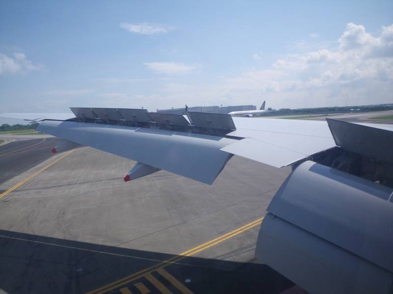 89  B772 Airbrakes