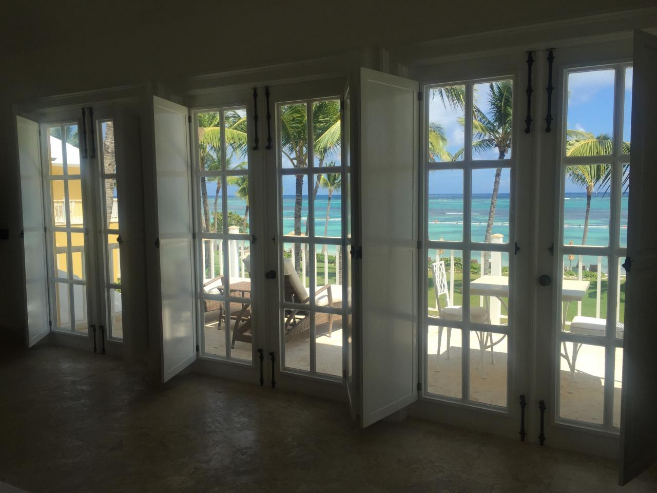 Blick vom Zimmer auf Balkon /Meer