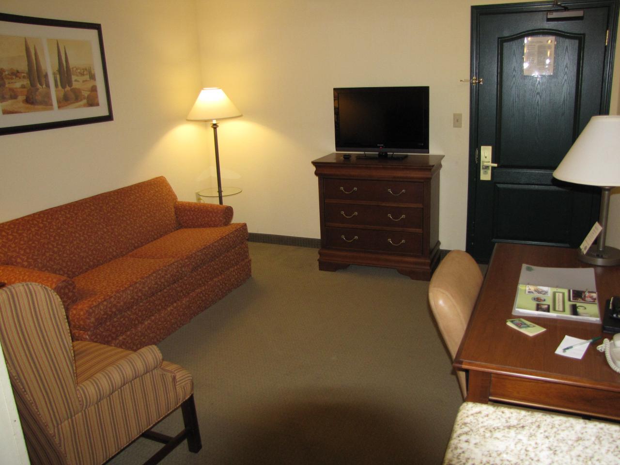 Country Inn and Suites Living Room