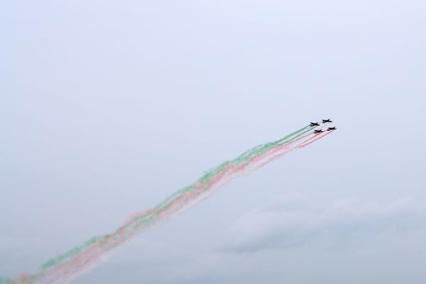Formationsflug von 4 Pioneer 300 mit italinischer Flagge