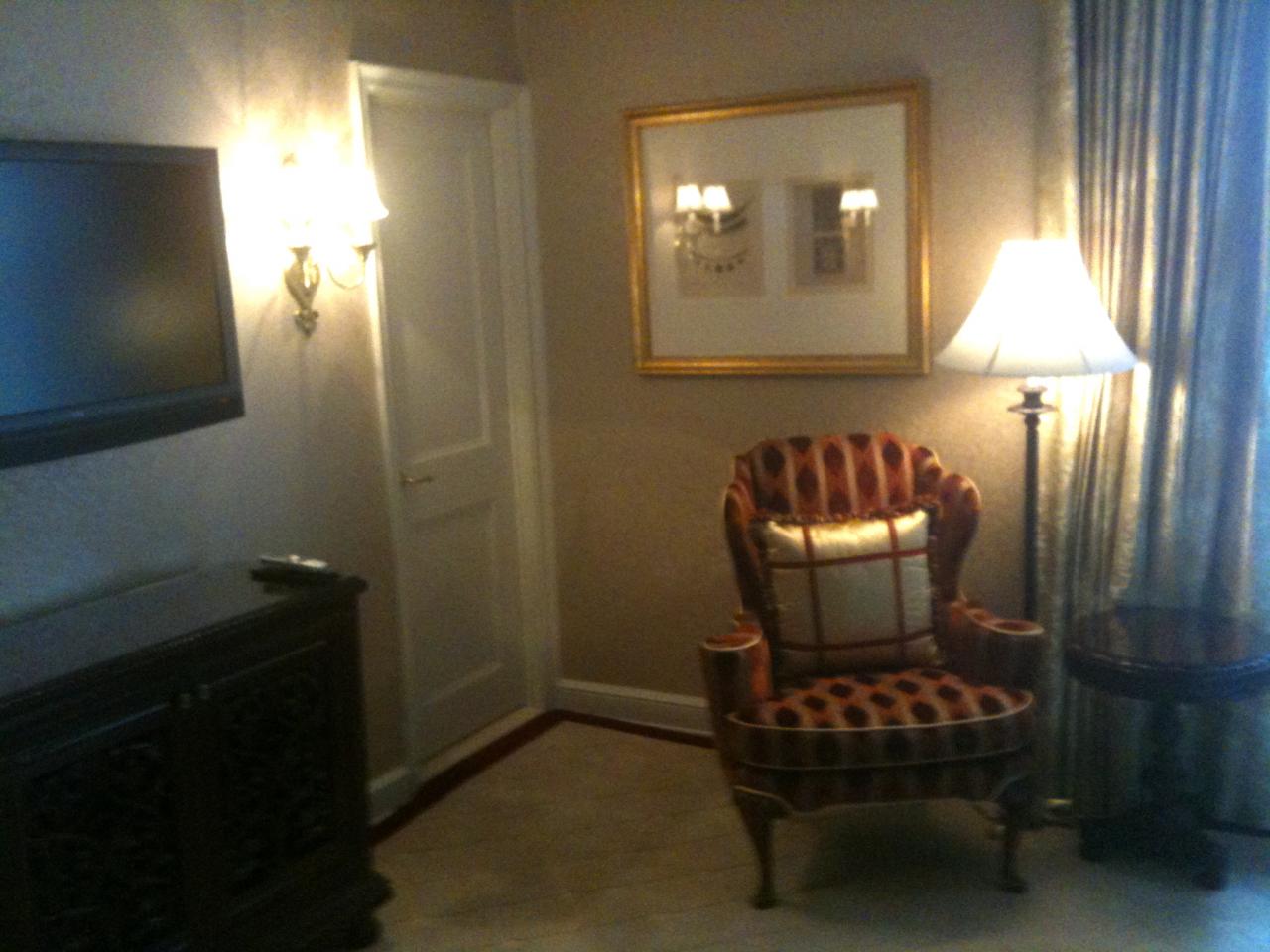 King size bed room