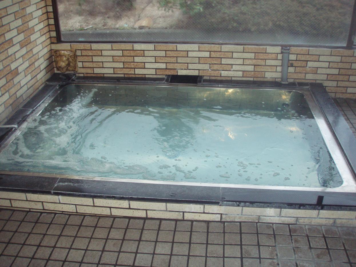 Schöne heiße Quelle im Hotel in Kawaguchi
