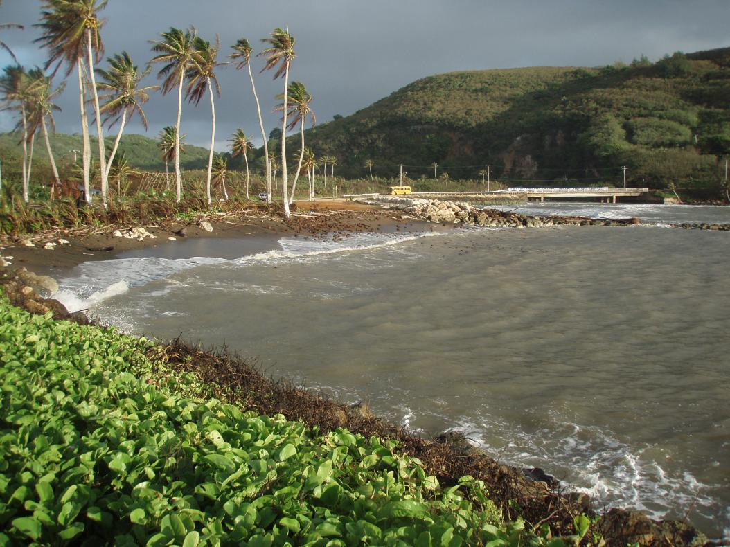Schwarzer Strand in Guam