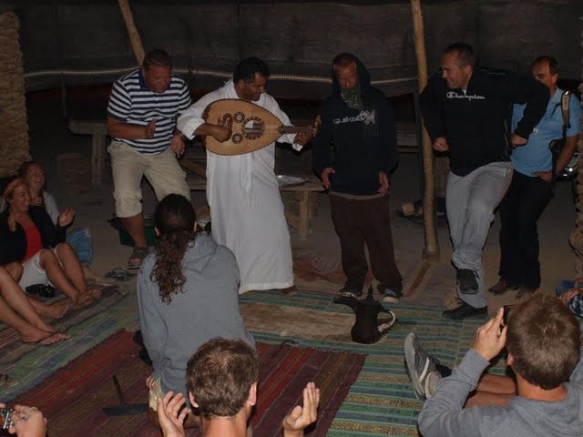 tanzen im beduinencamp